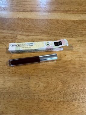 Clinique Pop Plush Lip Gloss - Deep Berry Plum